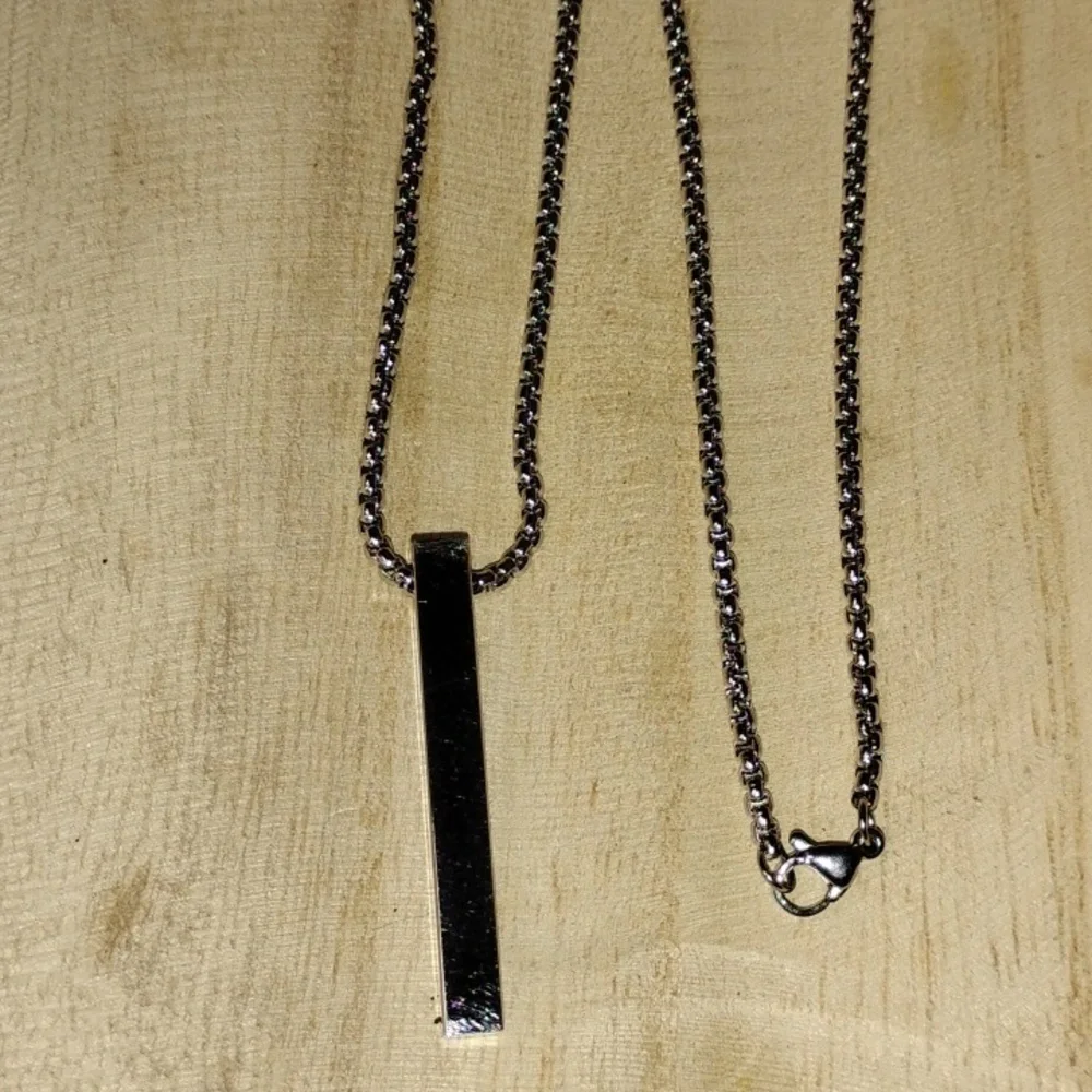 Silver Tone Pendant Necklace 24